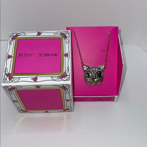 Betsey Johnson Vintage Gold Tone Cat Necklace with Faux Pearls and Rhinestones - Picture 8 of 9